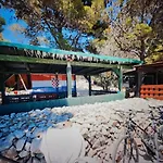 Vila Julian With A Heated Pool