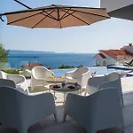 Villa Julian With A Heated Pool