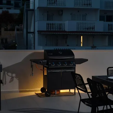 Julian With A Heated Pool Трогир