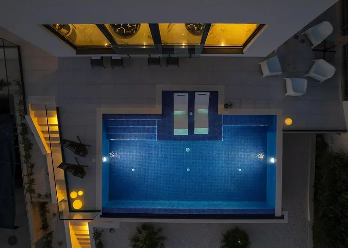Julian With A Heated Pool *