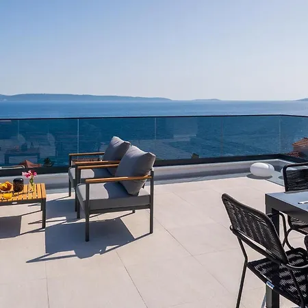 Villa Julian With A Heated Pool *